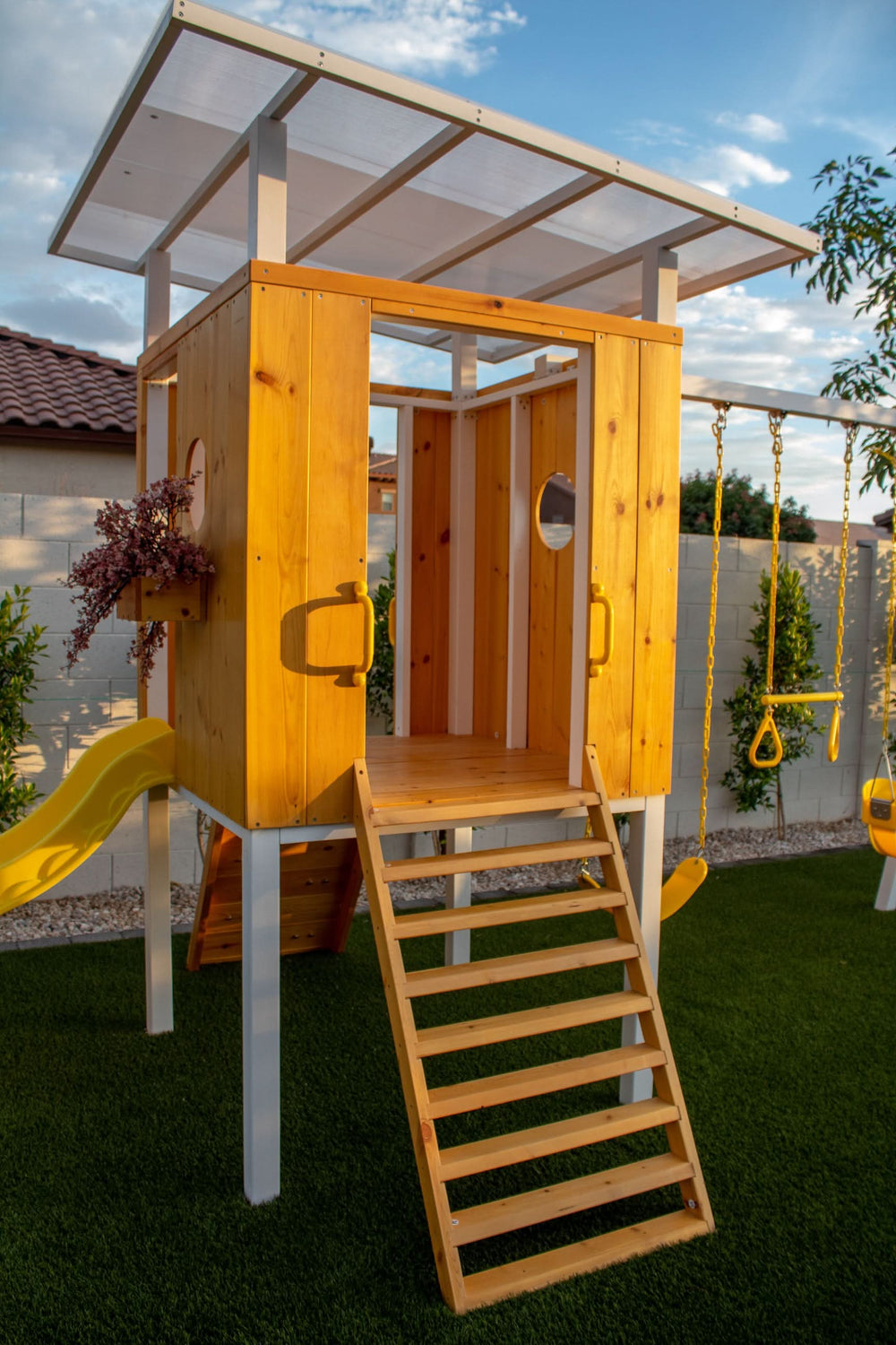 Avenlur Forest Outdoor Swing Set - Dollhaus