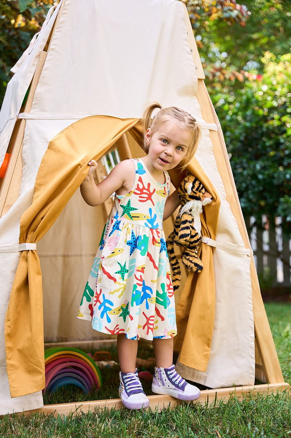 Avenlur Magnolia 7 - in - 1 Indoor Outdoor Climbing Gym - Dollhaus