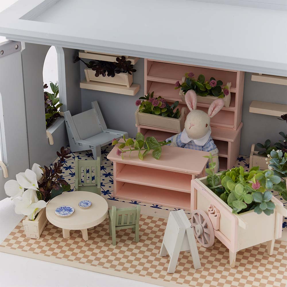 Little_Forest_Animals_Flower_Shop_Dollhouse_Inside