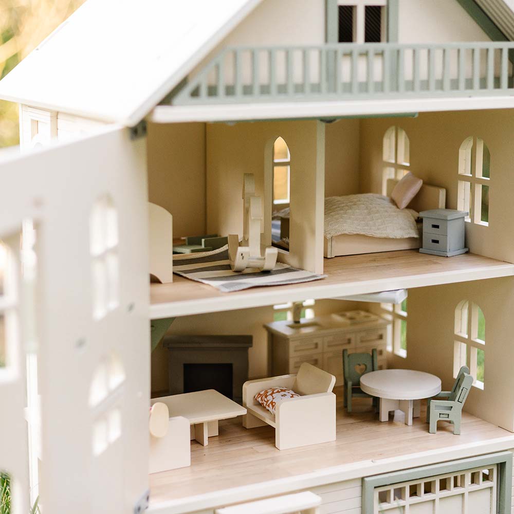 Little_Forest_Animals_House_Of_San_Francisco_Dollhouse_Front_Open_Inside_Rooms