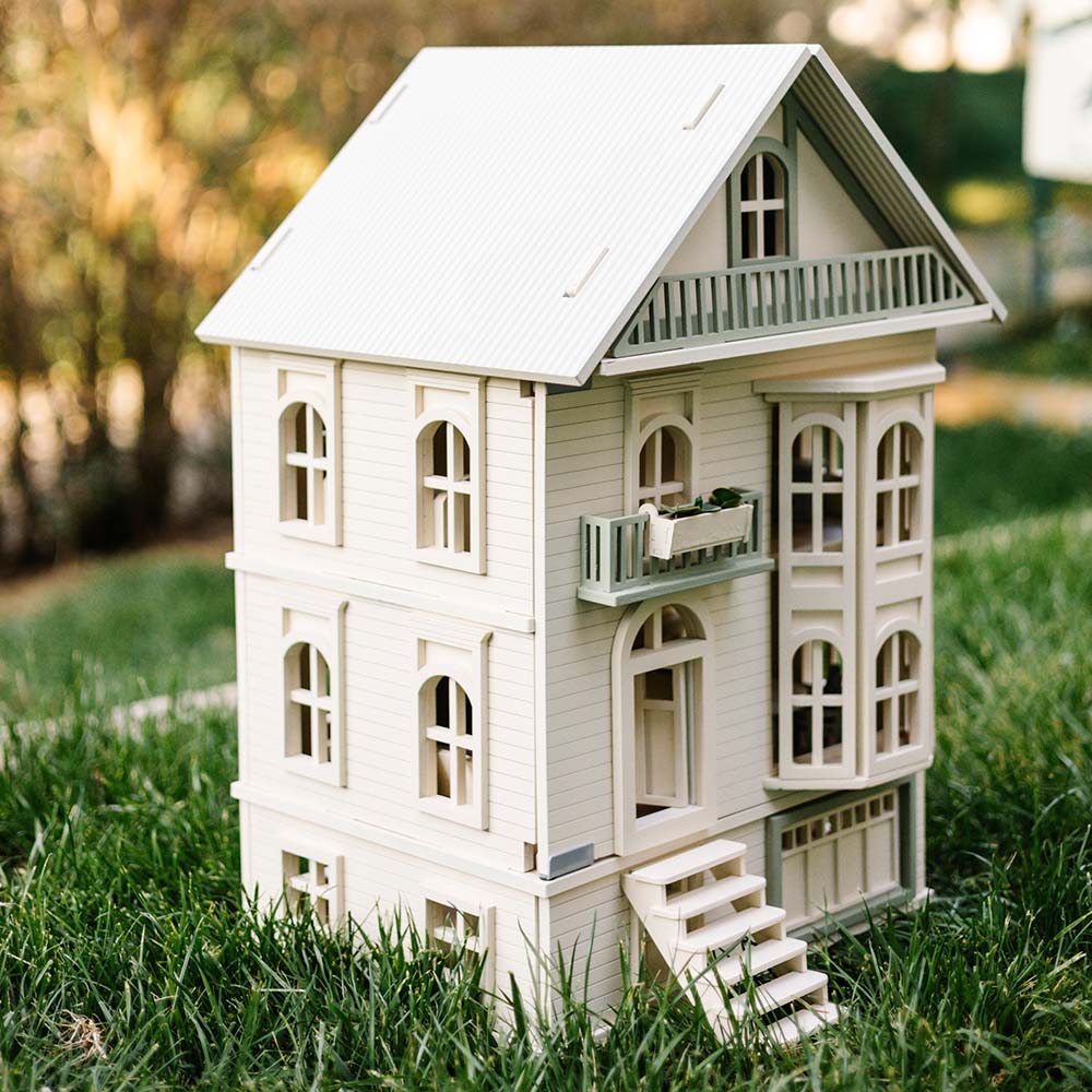 Little_Forest_Animals_House_Of_San_Francisco_Dollhouse_Outside_In_Grass_Front_Side_View