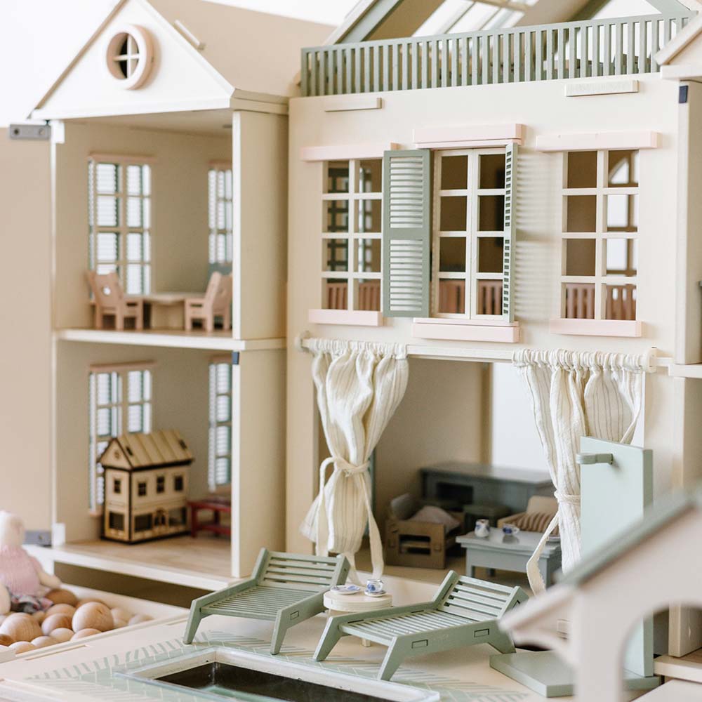 Little_Forest_Animals_House_of_Palm_Beach_Dollhouse_Back_View