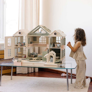 Little_Forest_Animals_House_of_Palm_Beach_Dollhouse_Child_Playing_Open_Doors