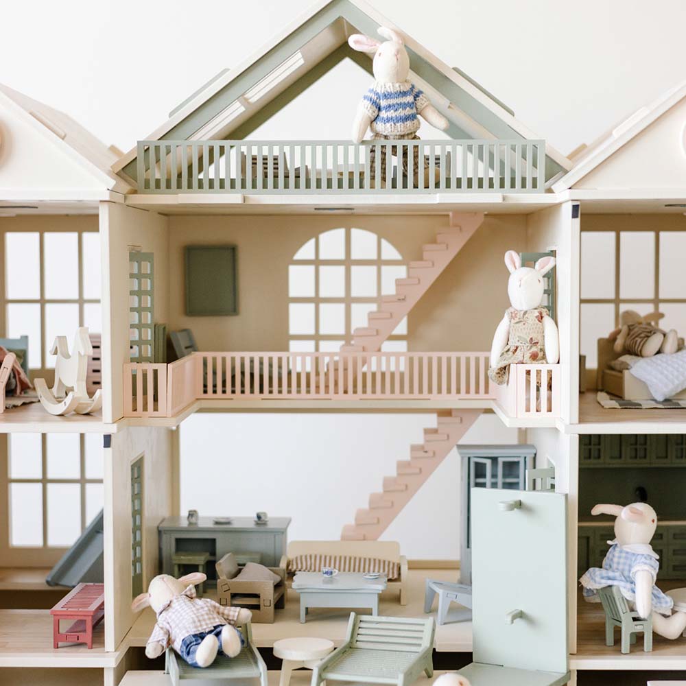 Little_Forest_Animals_House_of_Palm_Beach_Dollhouse_Open_Doors_with_Mice_Dolls