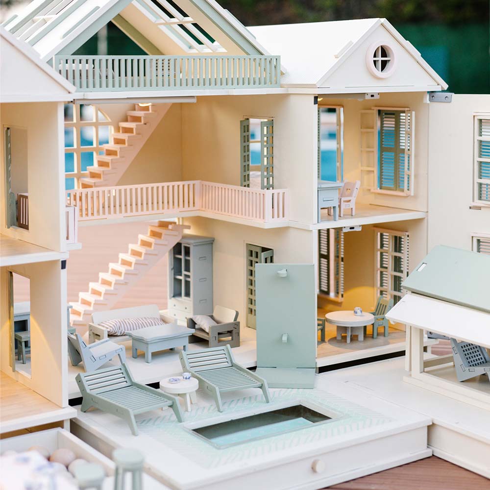 Little_Forest_Animals_House_of_Palm_Beach_Dollhouse_Side_Angle_Doors_Open
