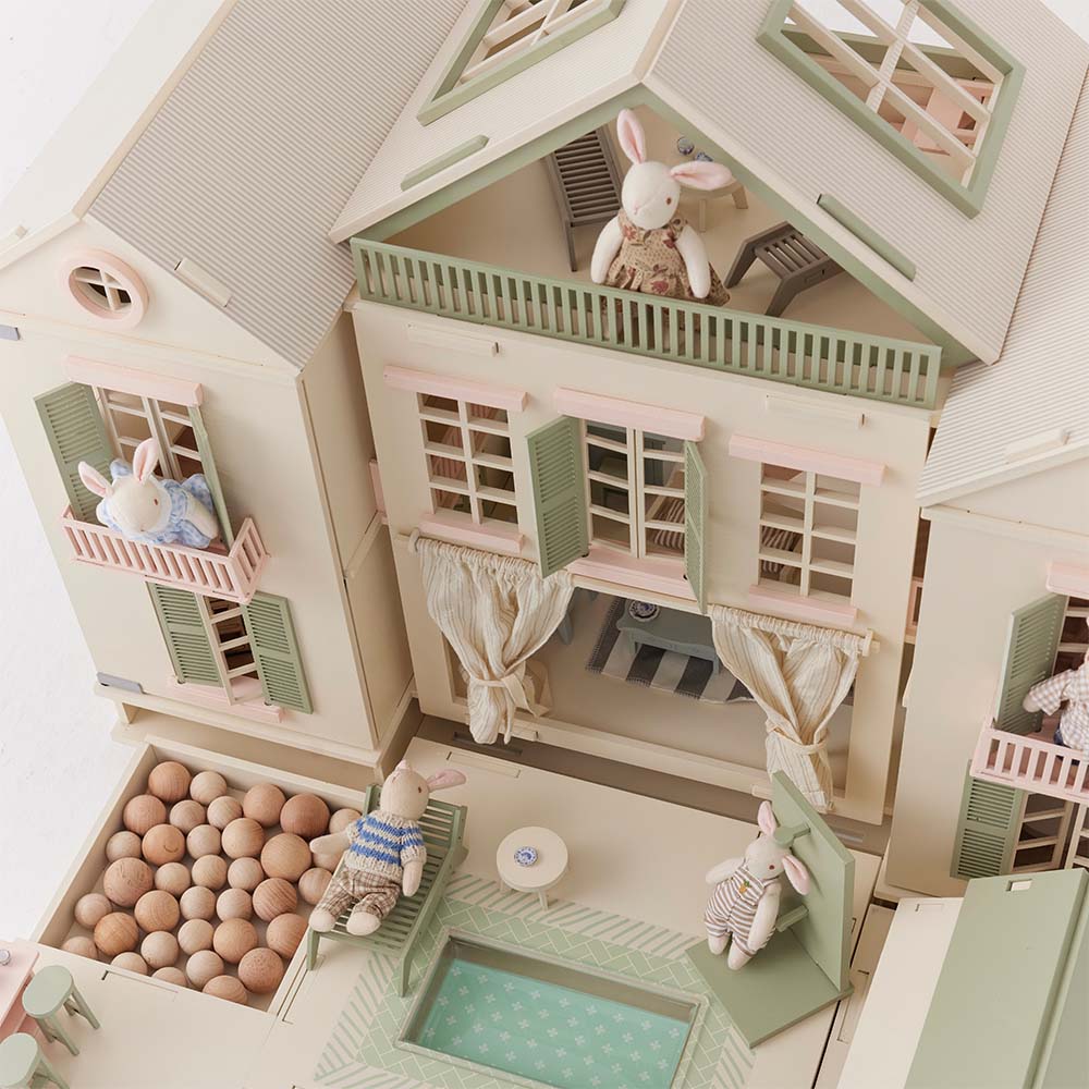 Little_Forest_Animals_House_of_Palm_Beach_Dollhouse_Top_View_with_Balconies
