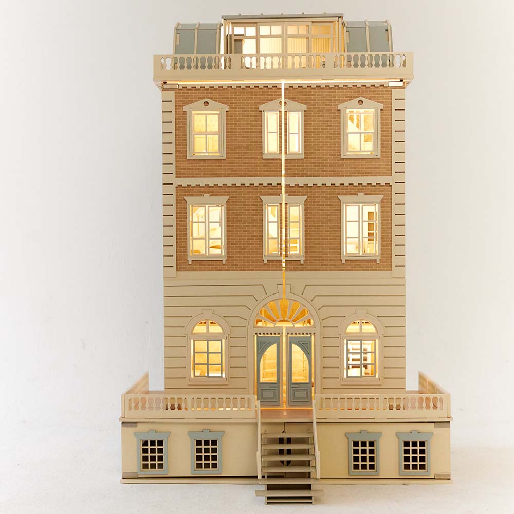 Little_Forest_Animals_NYC_Dollhouse_with_Lights
