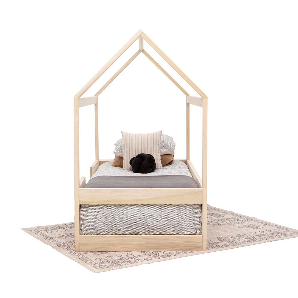 Purveyor_15_Everglades_Bed_Front_View_with_Bedding