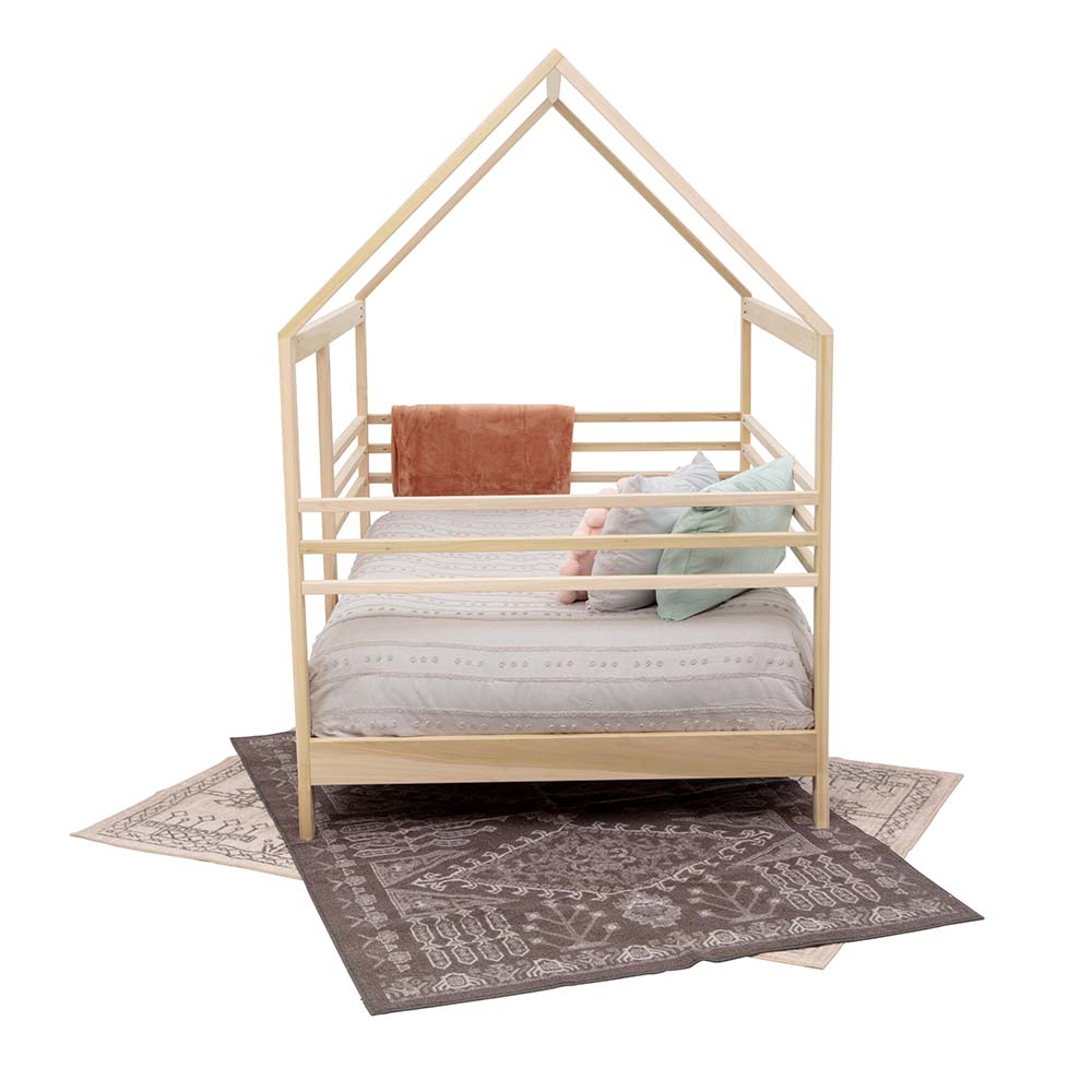 Purveyor_15_Meramec_Bed_Front_View_with_Bedding_and_Legs