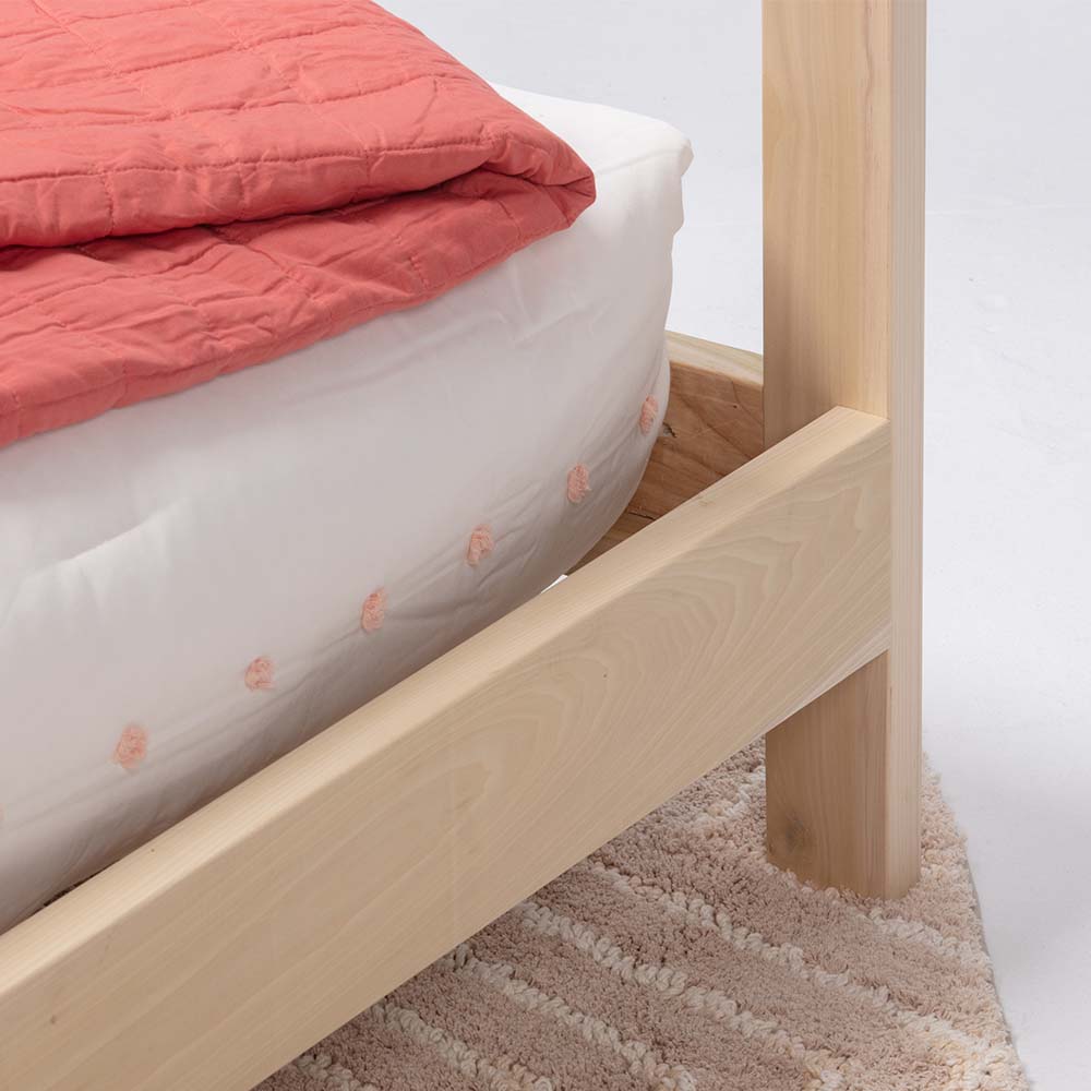 Purveyor_15_Ozarks_House_Bed_Corner_with_Legs_Detail