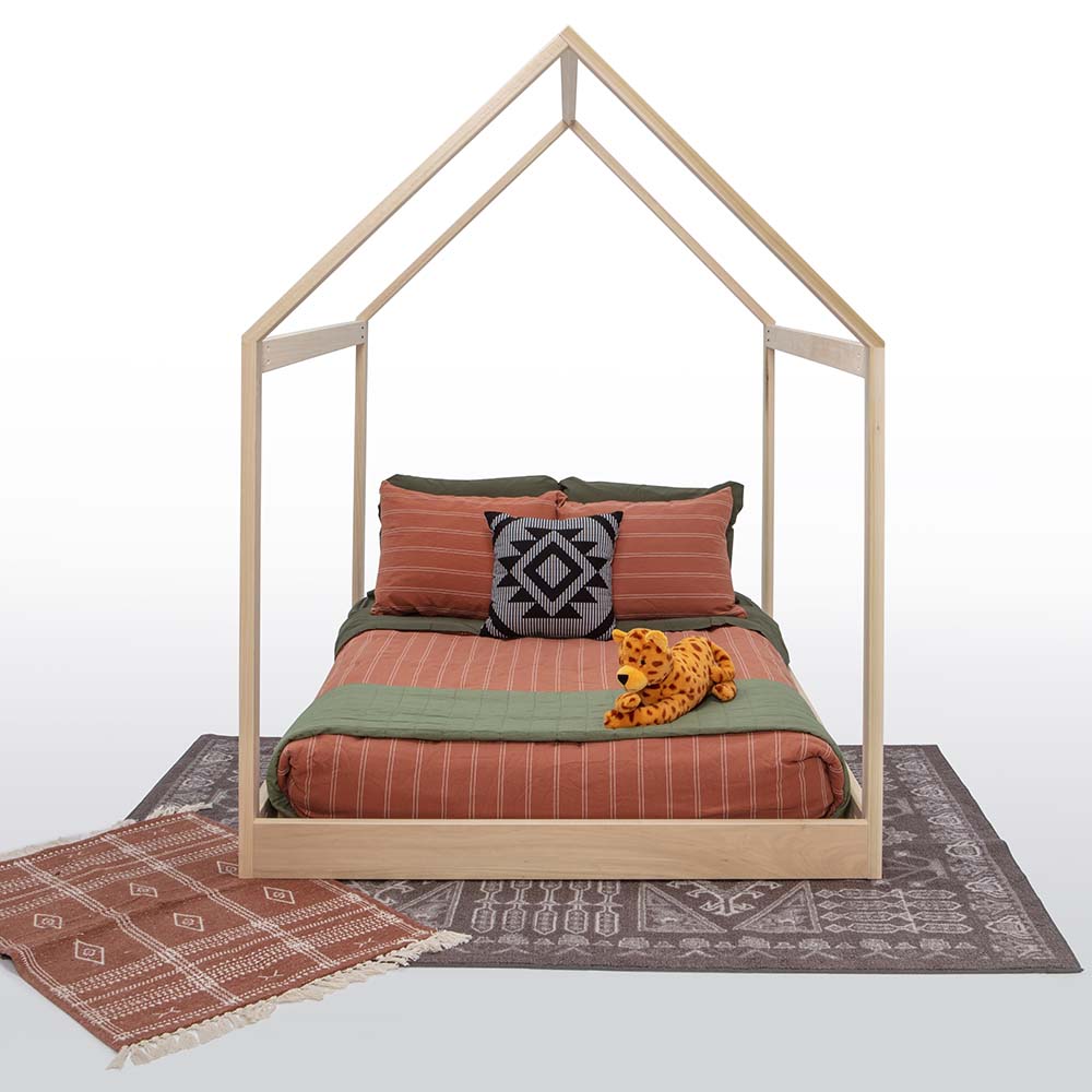 Purveyor_15_Ozarks_House_Bed_Full_Front_View_with_Bedding