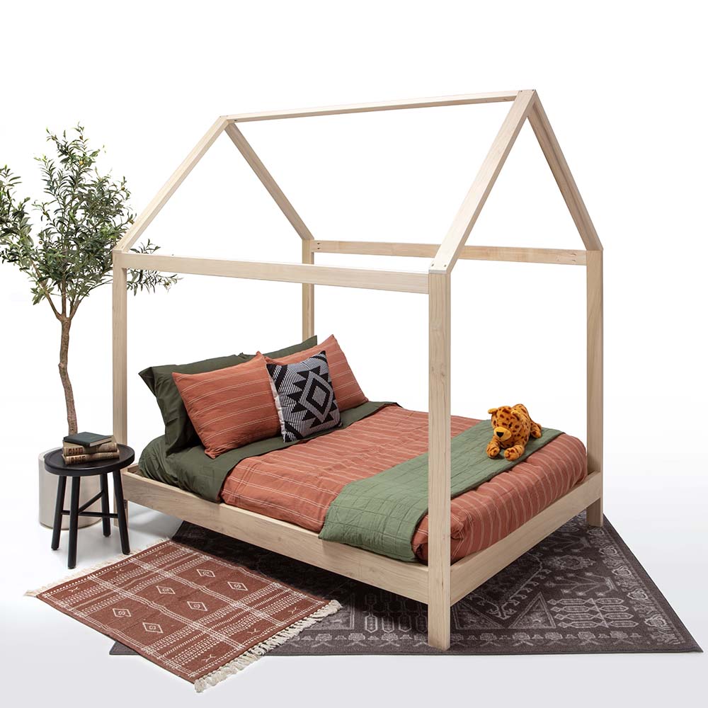 Purveyor_15_Ozarks_House_Bed_Full_with_Legs_Side_View_with_Bedding