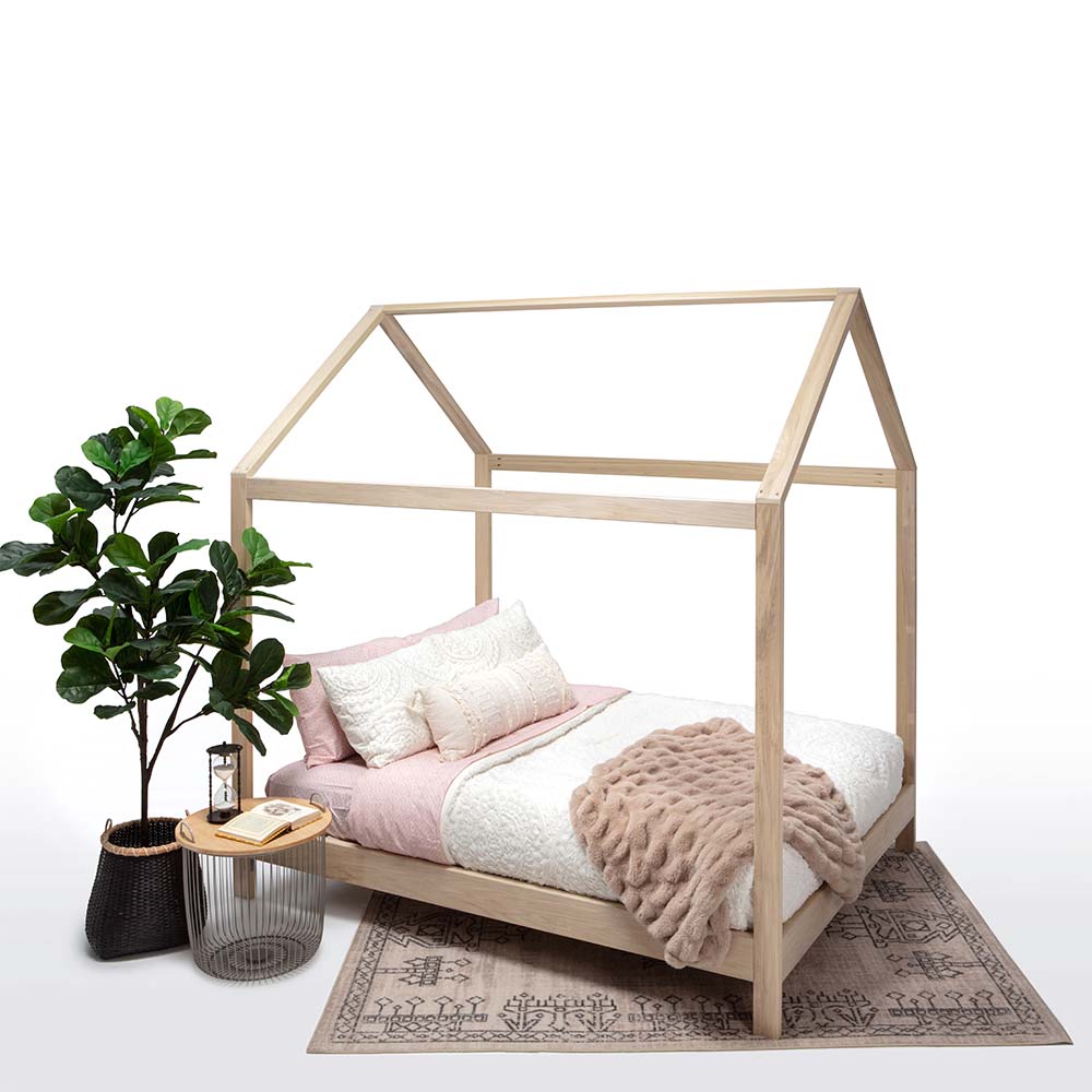 Purveyor_15_Ozarks_House_Bed_Queen_with_Legs_and_Bedding_Side_View
