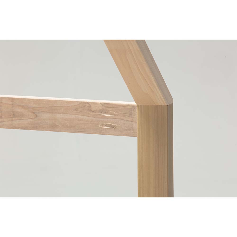 Purveyor_15_Ozarks_House_Bed_Top_Outer_Corner_Detail