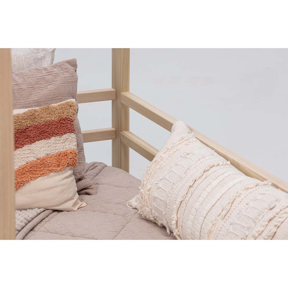 Purveyor_15_Sierra_House_Bed_2_Rails_Corner_Detail